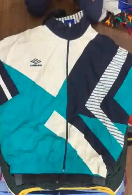 Branded Track jacket 85 Pieces