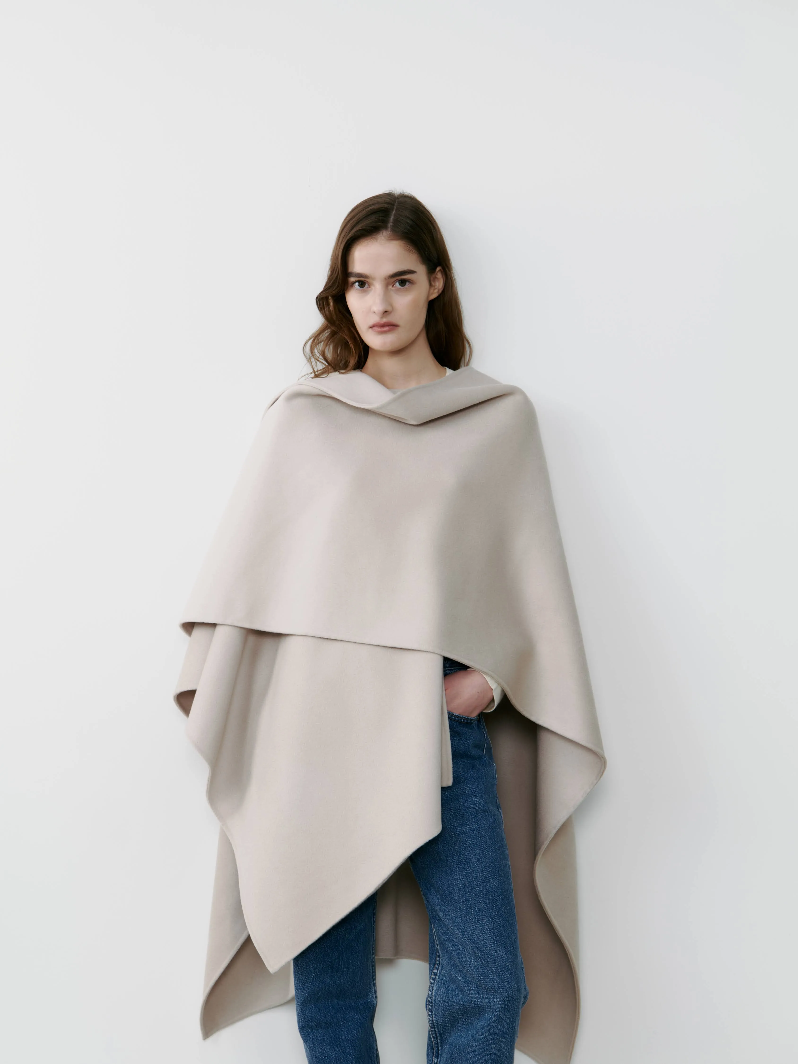 THE CASHMERE CAPE - BONE